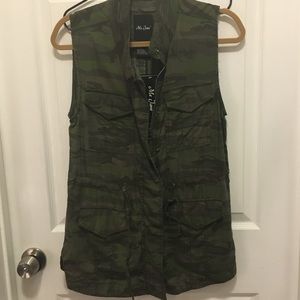 Lightweight camo vest, perfect for layering
